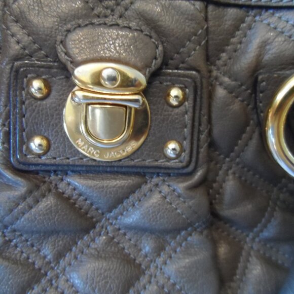 Marc Jacobs Brown Napa Leather Quilted Shoulder/Tote Bag w/ Gold Metal Chain - Picture 4 of 16